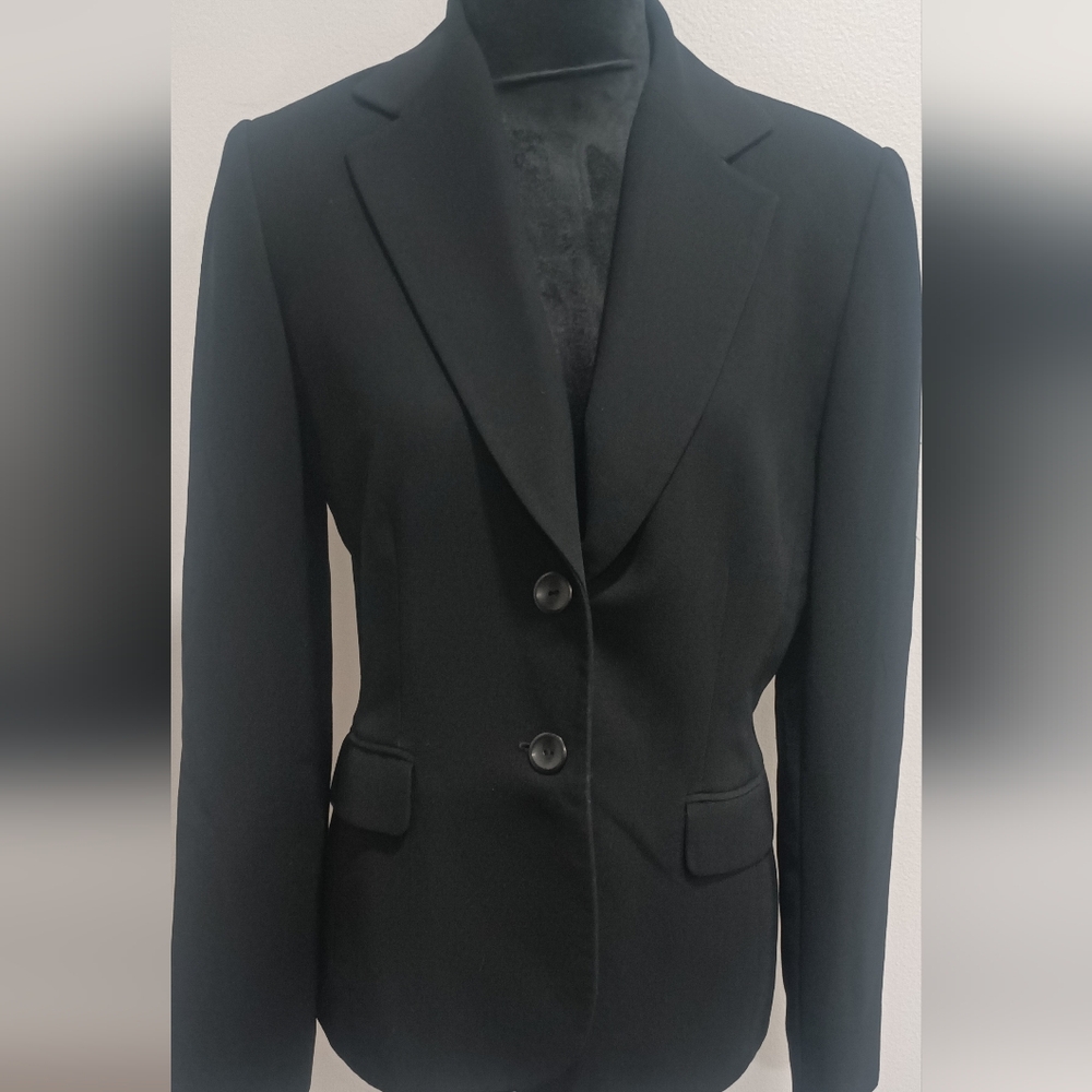 T Tahari Elegant Black Blazer